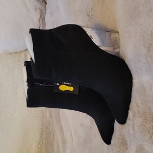 Jacobies black booties size 6